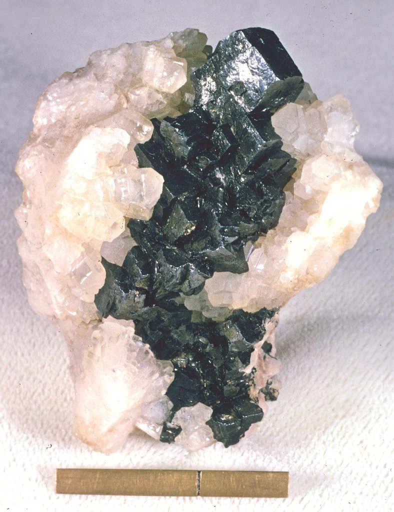 Акантит - фото минерала